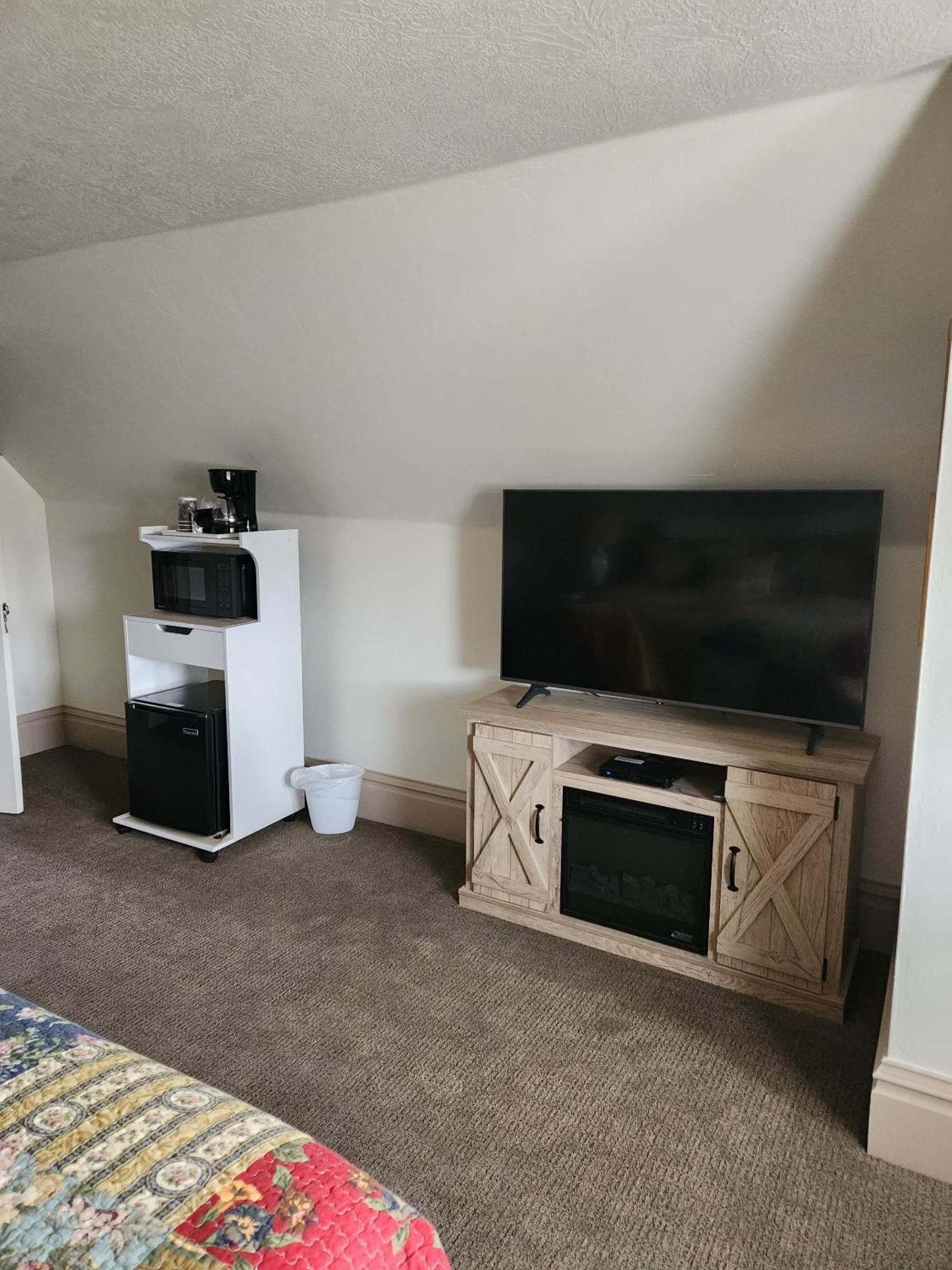 Dora'S Country Cottage Escalante Room photo